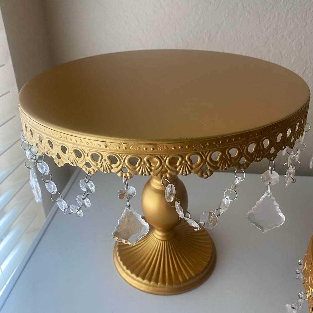 Gold cake stands set